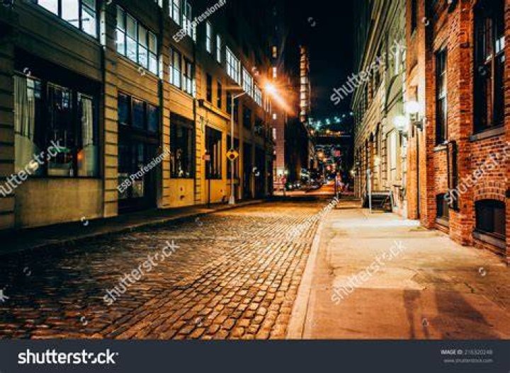alley