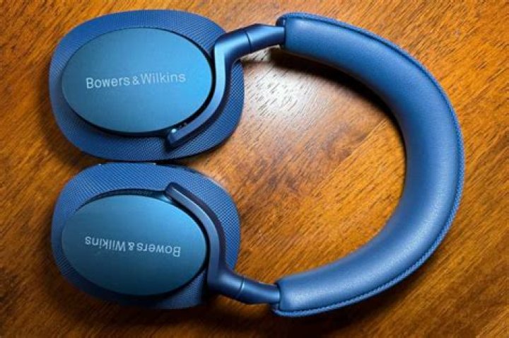 Bowers & Wilkins PX7 