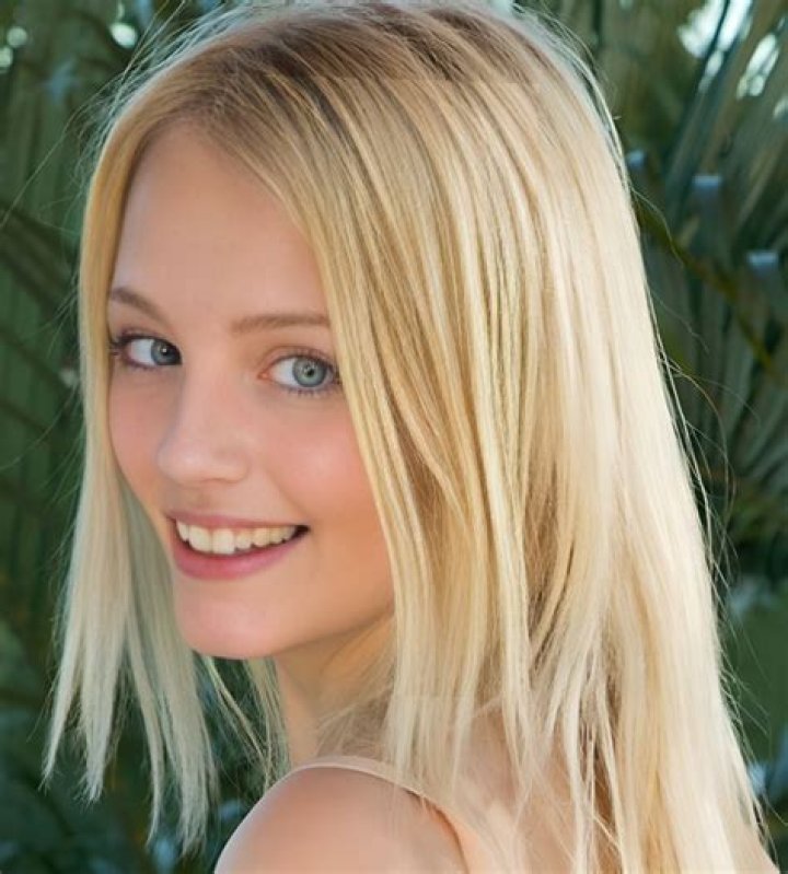 Everything about the Bloom actress