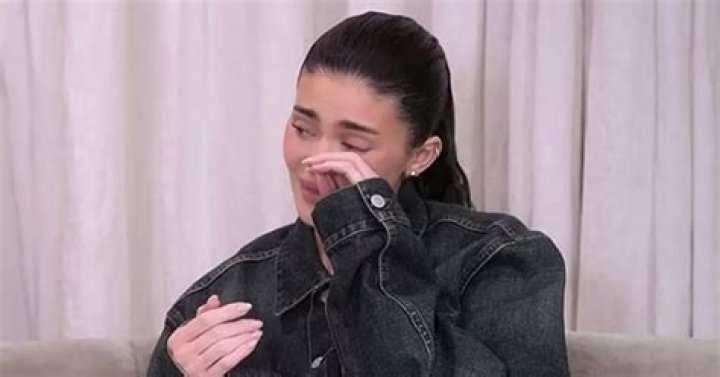 kylie jenner crying