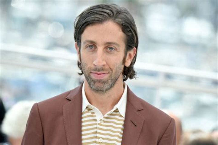 Simon Helberg's pet Marlowe, Clouseau and Columbo