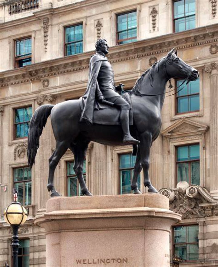 Statue in London
